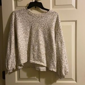 CROPPED CHETTAH PUFF SLEEVE TOP